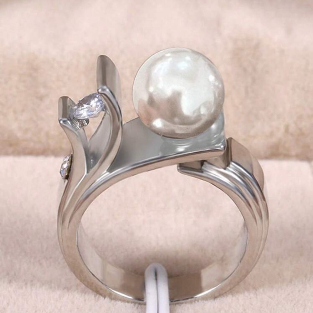 WEDDING RING - Picture 2 of 12